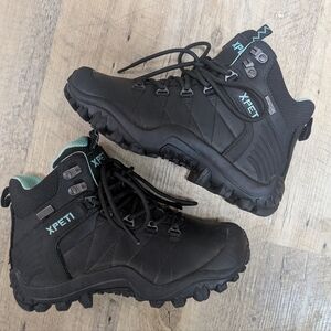 NWOT Xpeti Women's Quest Leather Waterproof Hiking Boots. Size 6
